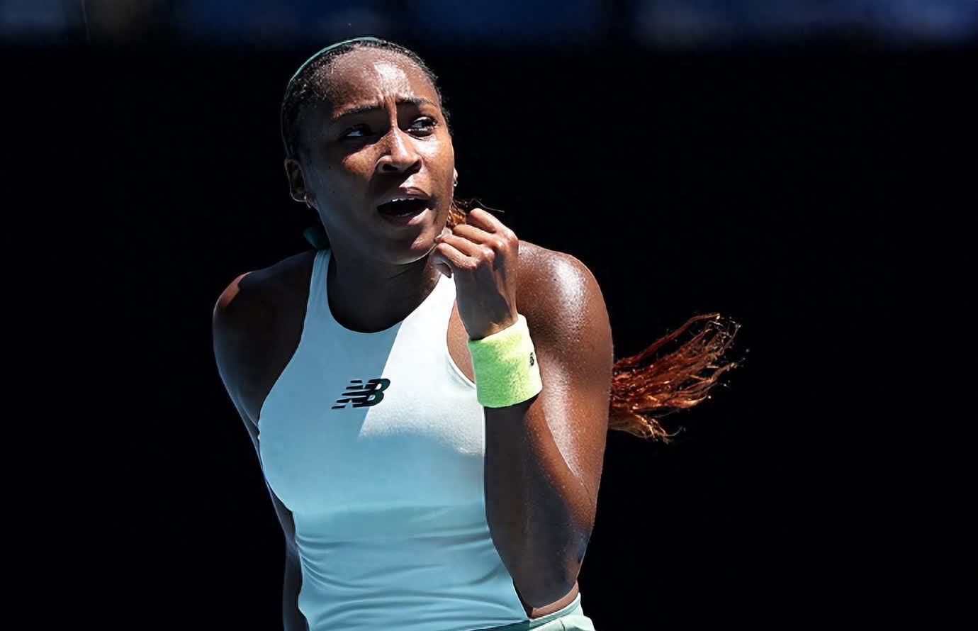 九游会-阿扎伦卡在日本队比赛中比赛局势复杂，反败为胜引发热议！