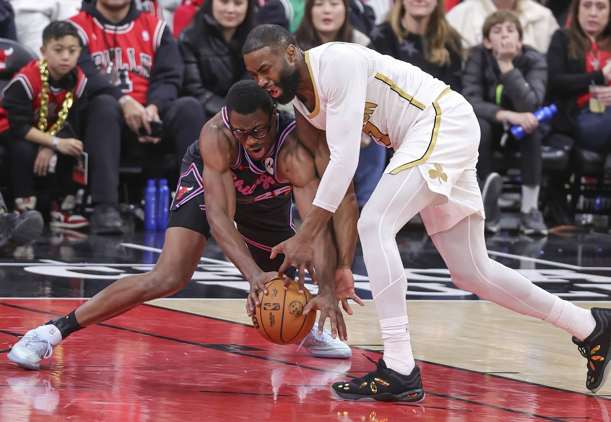 九游-詹姆斯关键节点高光表现，公牛带队取胜！的简单介绍